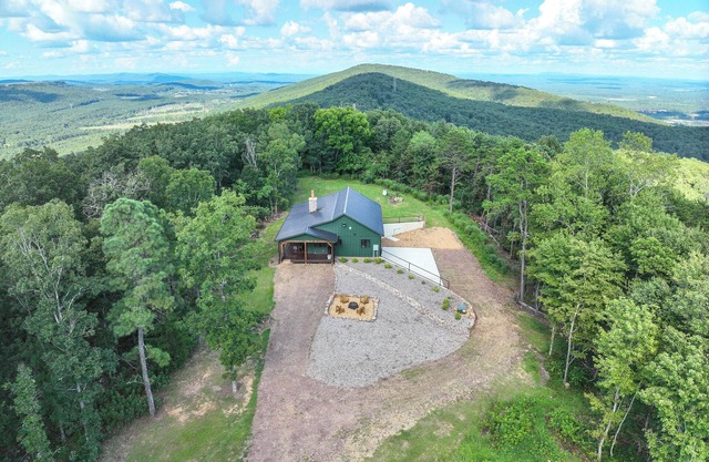 400 Acres on Lavender Mtn: Getaway w/Hot Tub!