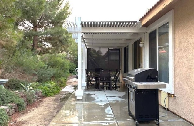 416) Relaxing Home in Bakersfield!