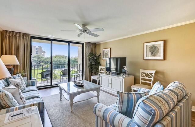 4201 Island Club ~ Ocean Front 2BR with Access to Pool, Tennis, Fitness Center!
