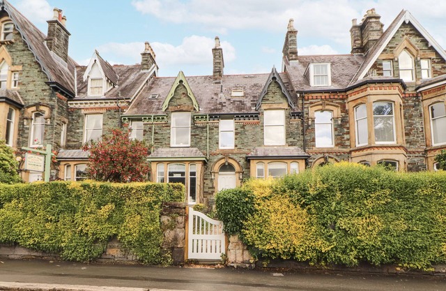 43 STATION ROAD, pet friendly, character holiday cottage in Keswick