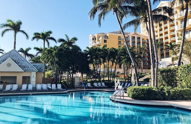 470 - Breathtaking Ritz Carlton Apartment - Gym - Multiple Pools