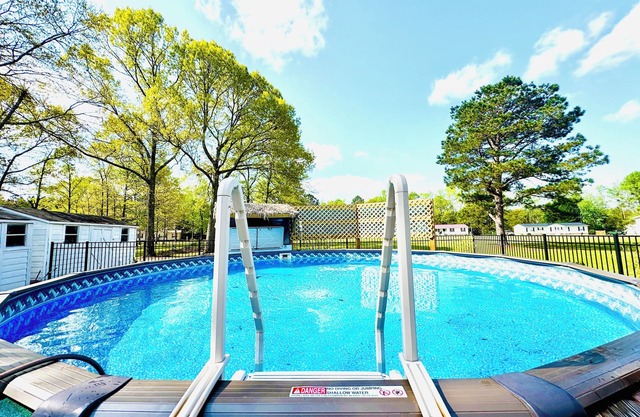 4BD | 3BTH | Pool | HotTub | Games |5Miles to I-95