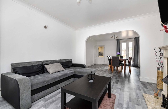 4BR-10Guests-Parking-Garden