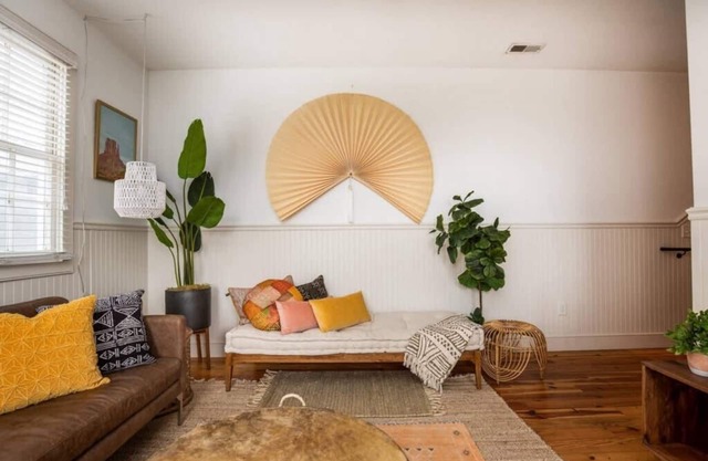 4BR Charleston Single! One Block to King St!