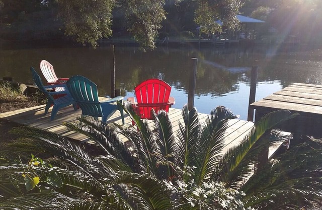 4br Coastal Waterfront . Sleeps 12 . Dock & Firepit