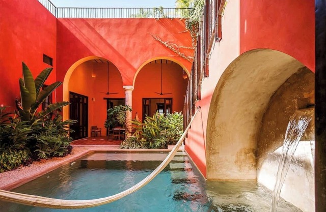 4BR Colonial Elegance & Priv Oasis Downtown Merida