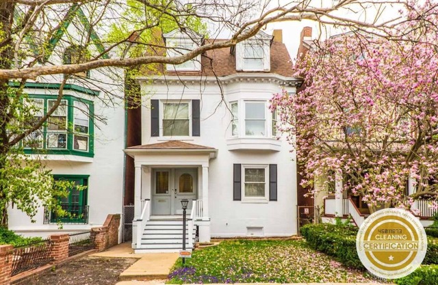 4BR CWE Luxury | Walk to Forest Park/ABODEbucks