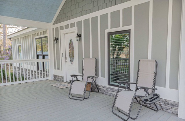 4BR Game Console Grill Backyard Near Fort Moore