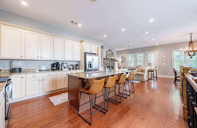 4BR Lake Oconee Gem - Golf Views & Kid-Friendly