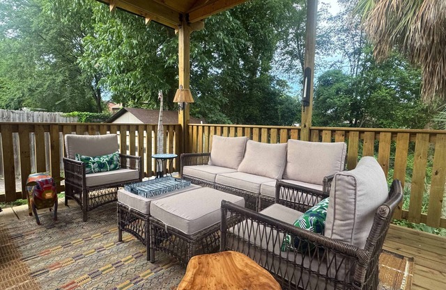 4BR Pool Sleeps 8 Grill Backyard Near Fort Moore