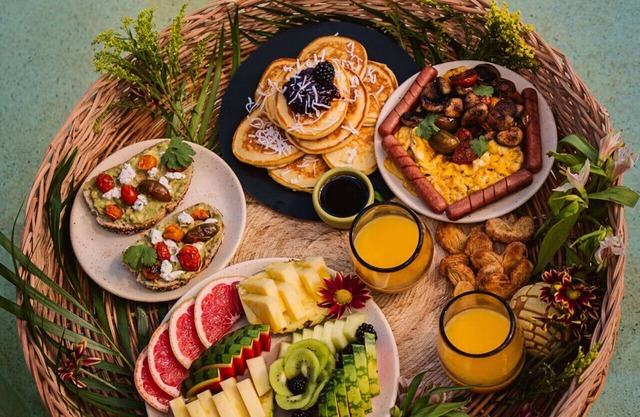 4BR Villa w Pool Hot Tub| Free Floating Breakfast