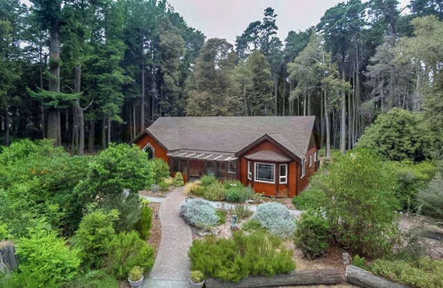 5 Acres of Peaceful Forest Retreat Minutes From The Beach And Town