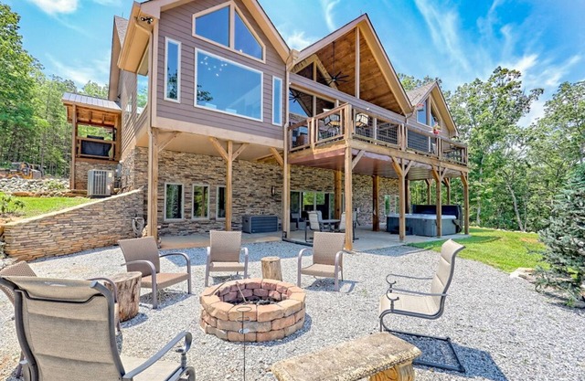 5 ALL KING BRs-Bridesmaid Spa & Glam Suite, Sauna, Chef, 10+ Acres 3 mi. Helen