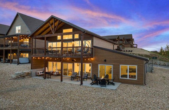 5 Bd | 7 Bth | Private Indoor Pool | Hot Tub | Ping Pong | Foosball | Firepit