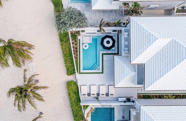 5 Bdr Oceanside Luxury Rental - Salt Aire
