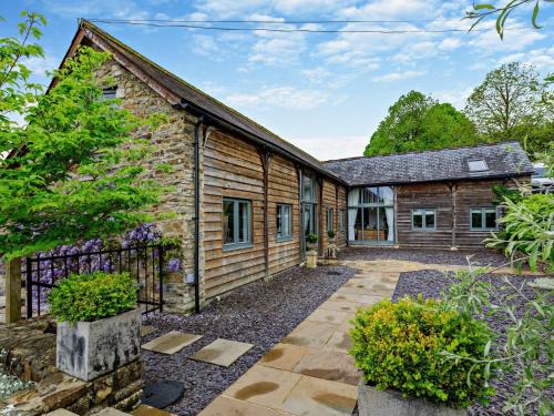 5 Bed in Exebridge 41133