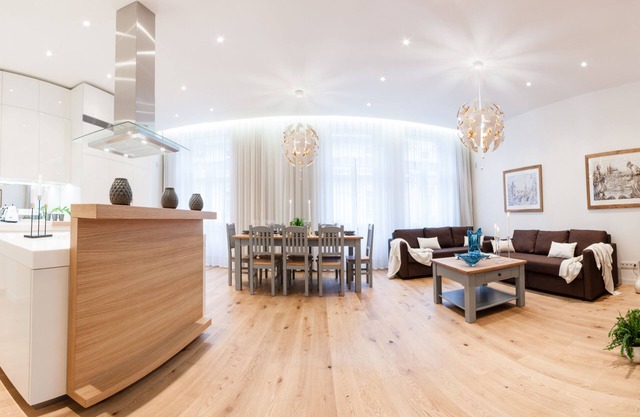 5 Bedroom, 5 Bathroom Apartment Glamour Excellent D Located In The City Center
