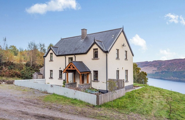 5 bedroom accommodation in Drumnadrochit