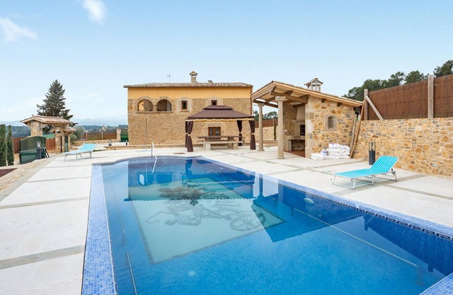 5 bedroom accommodation in Vilademuls