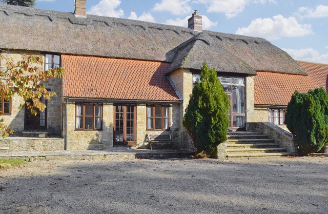 5 bedroom accommodation in Uploders, Bridport