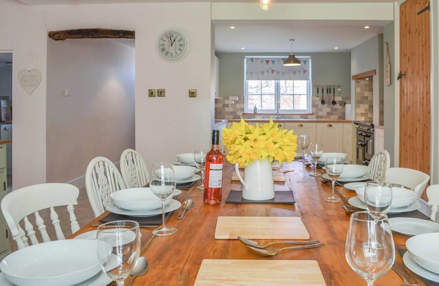 5 bedroom accommodation in Muston, near Filey