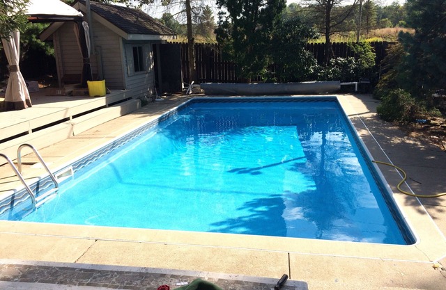 5 bedrooms with pool, decks and basketball court