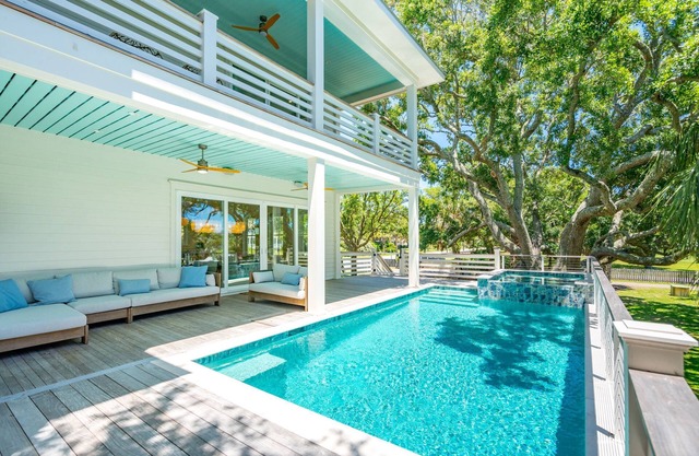 5 BR Luxury Home with Pool & Hot Tub | Ocean Views