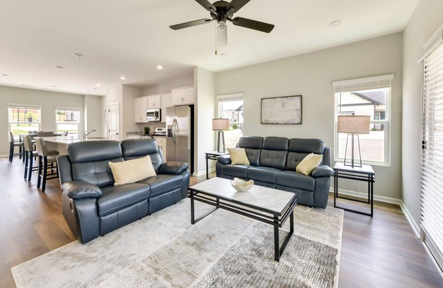 5 Mi to Auburn University: Sleek Townhome w/Patio
