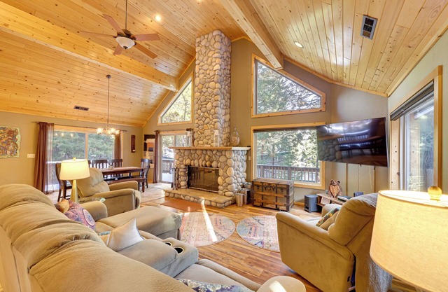 5 Mi to Dodge Ridge: Cabin in Strawberry