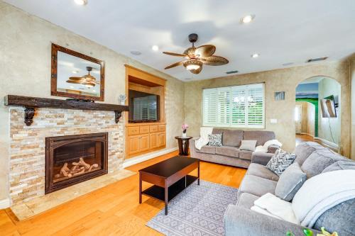 5 Mi to Dtwn Modesto Family Home with Patio!