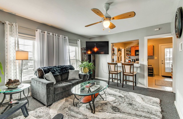 5 Mi to Dtwn Syracuse: Updated Apartment!