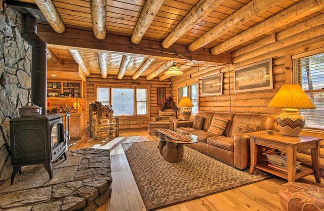 5 Mi to Hiking Custom Cabin with Deck in Arnold!