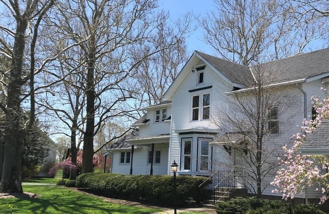 5 miles from Lake Erie! Three bedroom, 2 bath, 2nd Floor Farmhouse