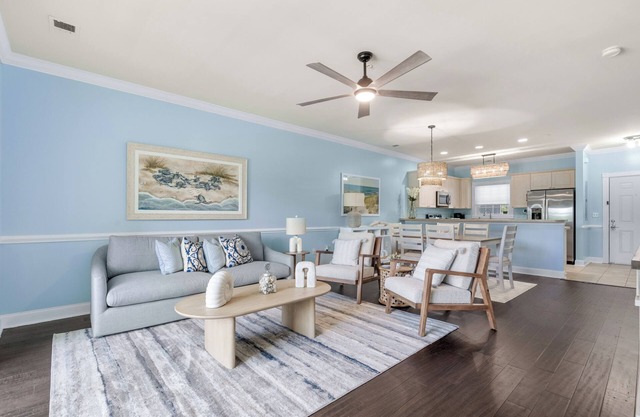 5 Min Drive To The Beach & On The Golf Course!