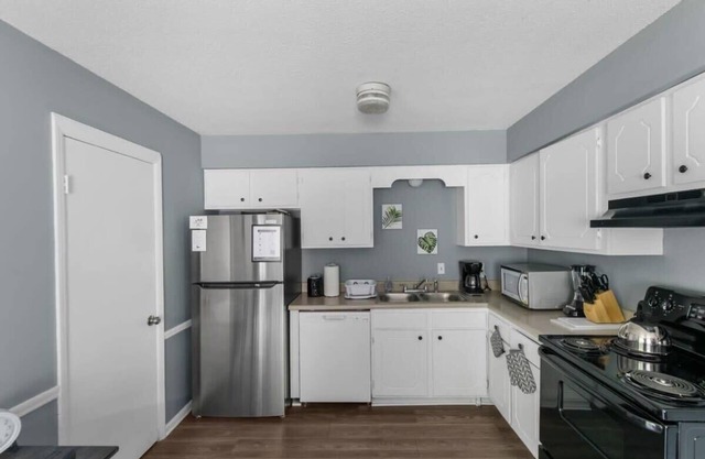 5 Mins from Uptown & Near Airport- Norwood Nest