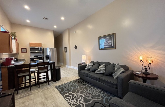 5 mins to French Market! NO CLEANING FEES!