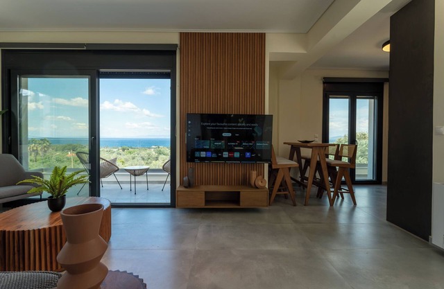 5 minutes from down town and aegean sea view