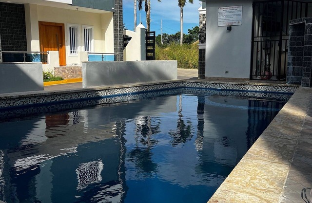 5 minutes from the beach with pool and jacuzzi
