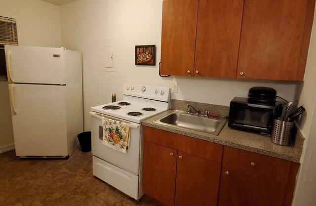 5 Minutes to downtown apt 203