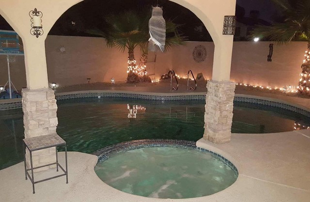 5 STAR HOUSE WITH HEATED POOL