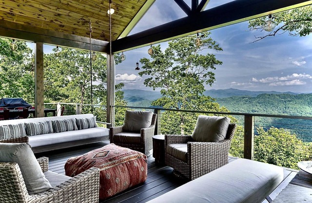 5 Star Luxury, Lake Access, Spectacular Views!