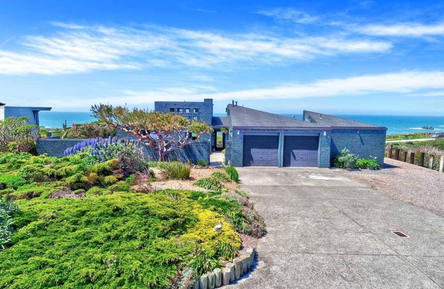 5 Star Oceanfront/Beachfront Home at Portuguese Beach!