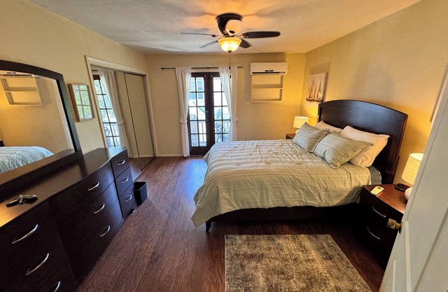 500 per night Super Bowl apartment New Orleans Garden District