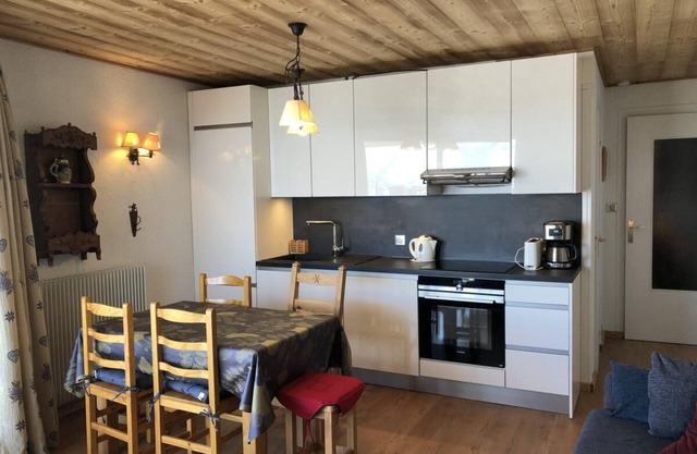 50m from ski slopes, 4th floor, balcony, tv, ski locker, 50m², Alpe d'Huez