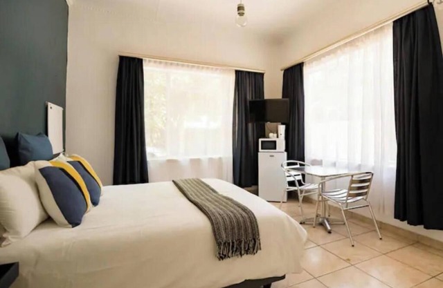 54 Brecher Budget Double Room #3