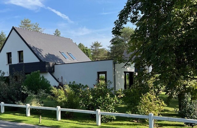 59 GEORGES : House with garden and terrace, 2 bedrooms and office, sleeps 3 to 5.