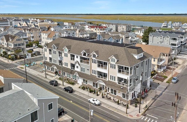 5904 Landis Avenue Unit 206