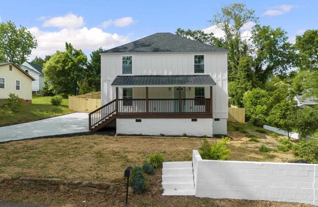 5BR 4B Huge Space with 2 Level Game Barn