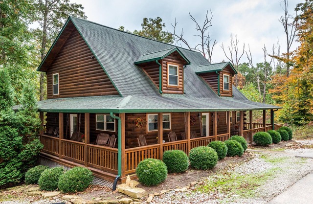 5BR, 5.5BA log cabin