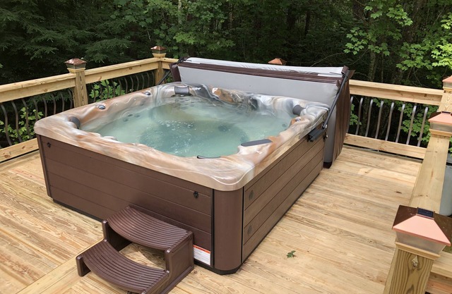 🏅5BR Large~22ppl-HOT TUB~ Easy checkout! 9 mi.Chatt